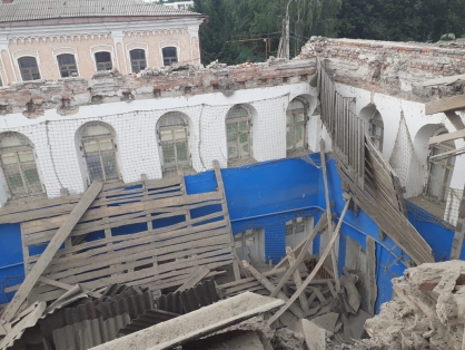 Возбуждено уголовное дело по факту обрушения крыши в Болховском районе области
